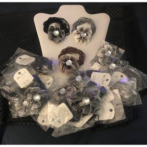 Brand New Lot of (10) Seed Bead & Flower Stretch Bracelets